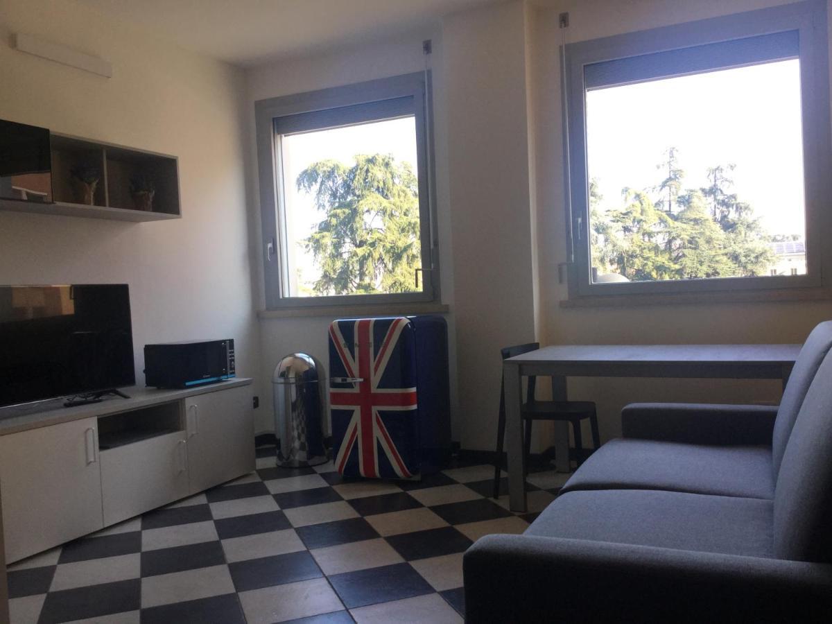 רג'ו אמיליה Sub14 Suite Con 2 Camere Da Letto Grandi מראה חיצוני תמונה