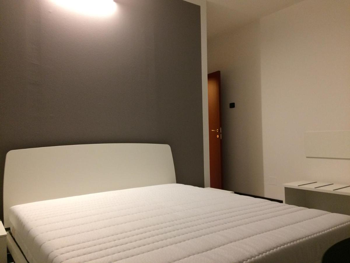 רג'ו אמיליה Sub14 Suite Con 2 Camere Da Letto Grandi מראה חיצוני תמונה