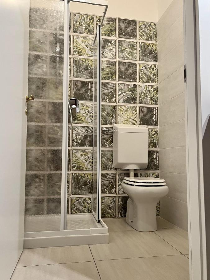 רג'ו אמיליה Sub14 Suite Con 2 Camere Da Letto Grandi מראה חיצוני תמונה